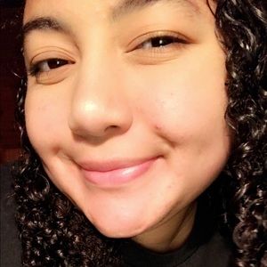 Meet your Posher, Maya